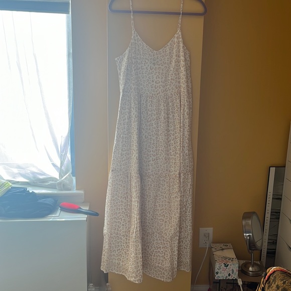 GAP Cami V-Neck Maxi Dress in Brown Cheetah - Picture 3 of 8